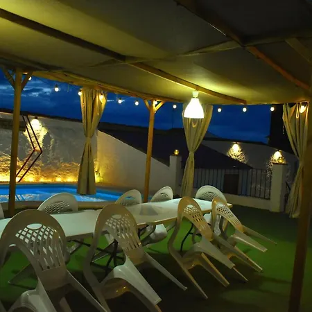 Aljibe Morisco - - Kır Evi