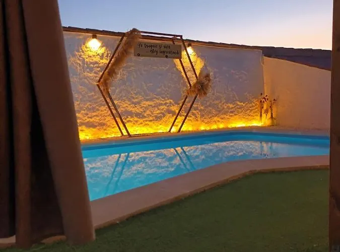 Aljibe Morisco - - *